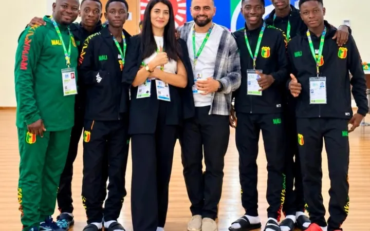 La délégation U15 avec les officiels